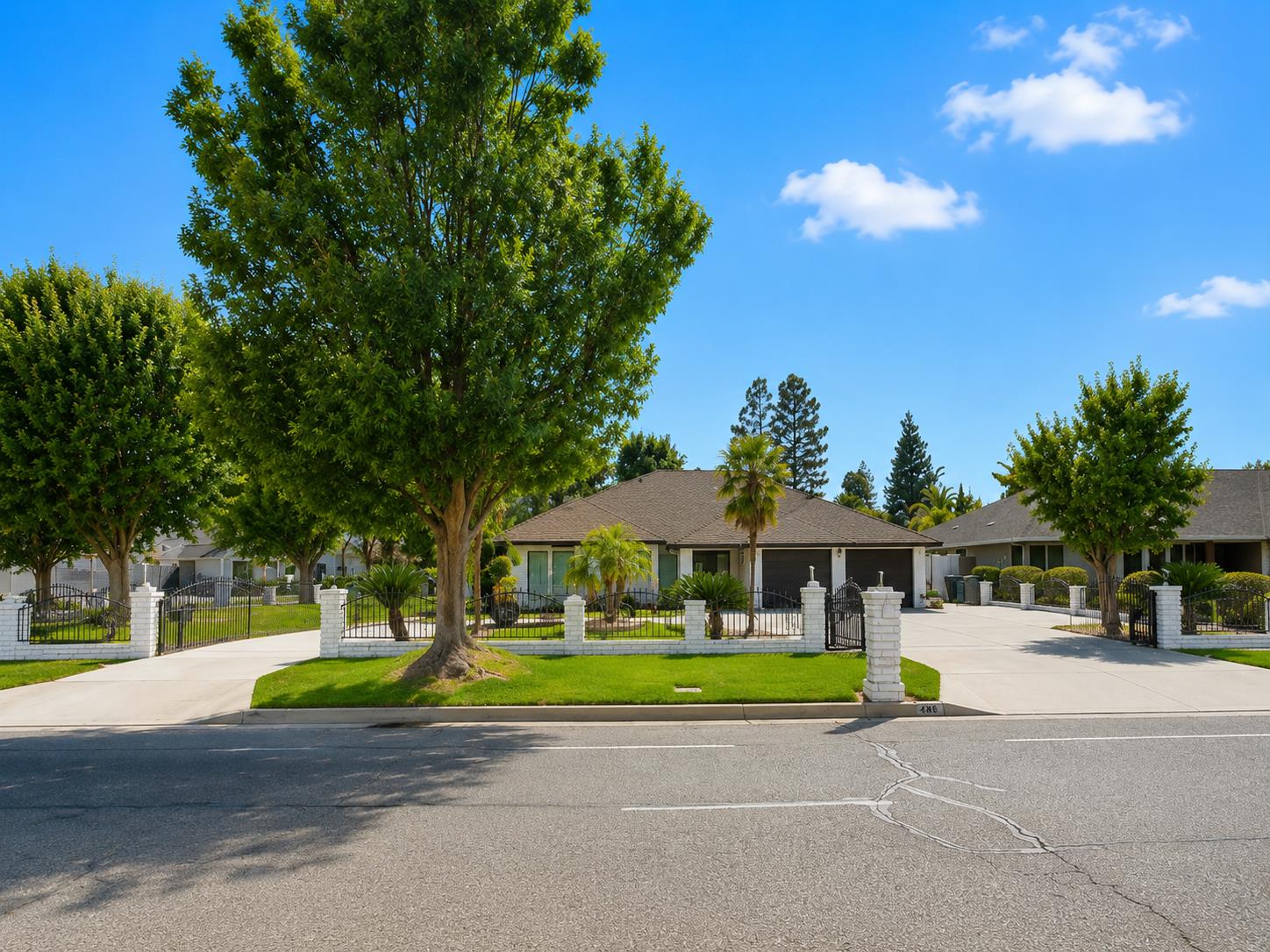 445 E Audubon Dr, Fresno, CA 93720