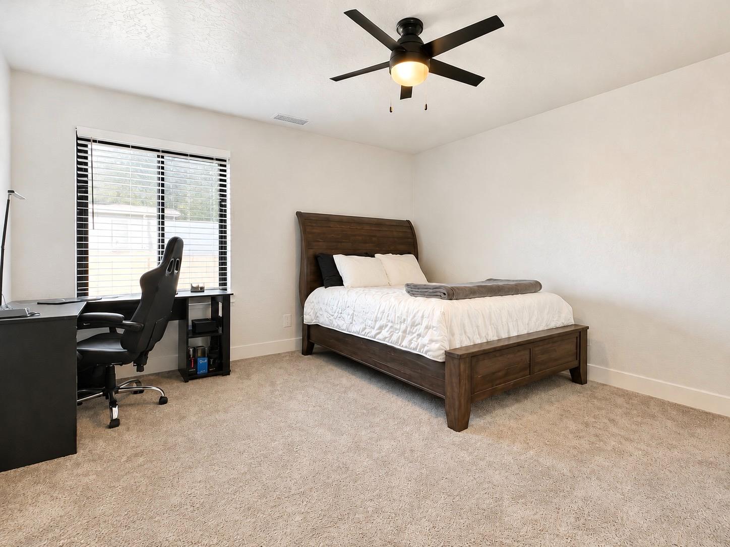445 E Audubon Dr, Fresno, CA 93720
