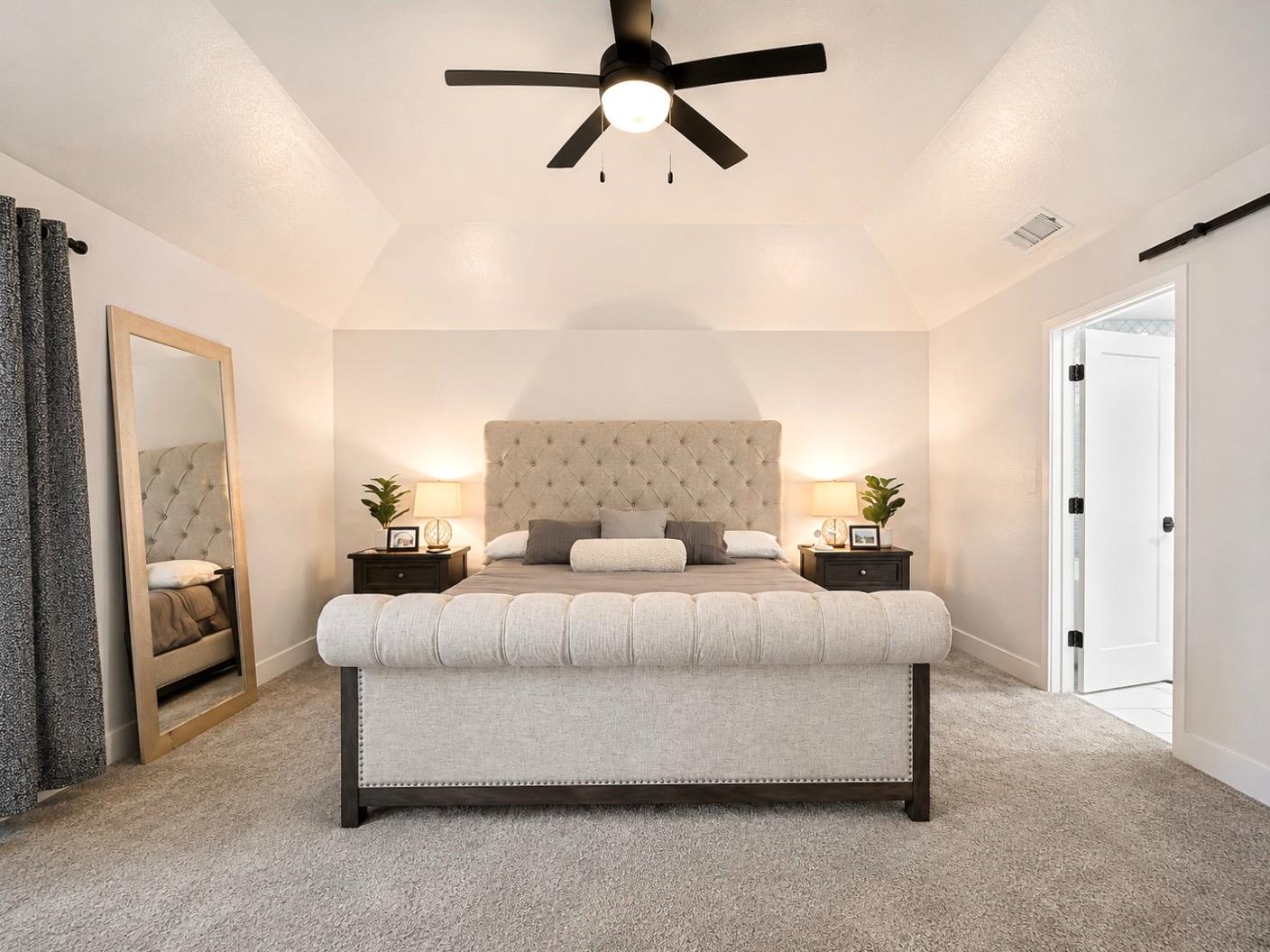 445 E Audubon Dr, Fresno, CA 93720
