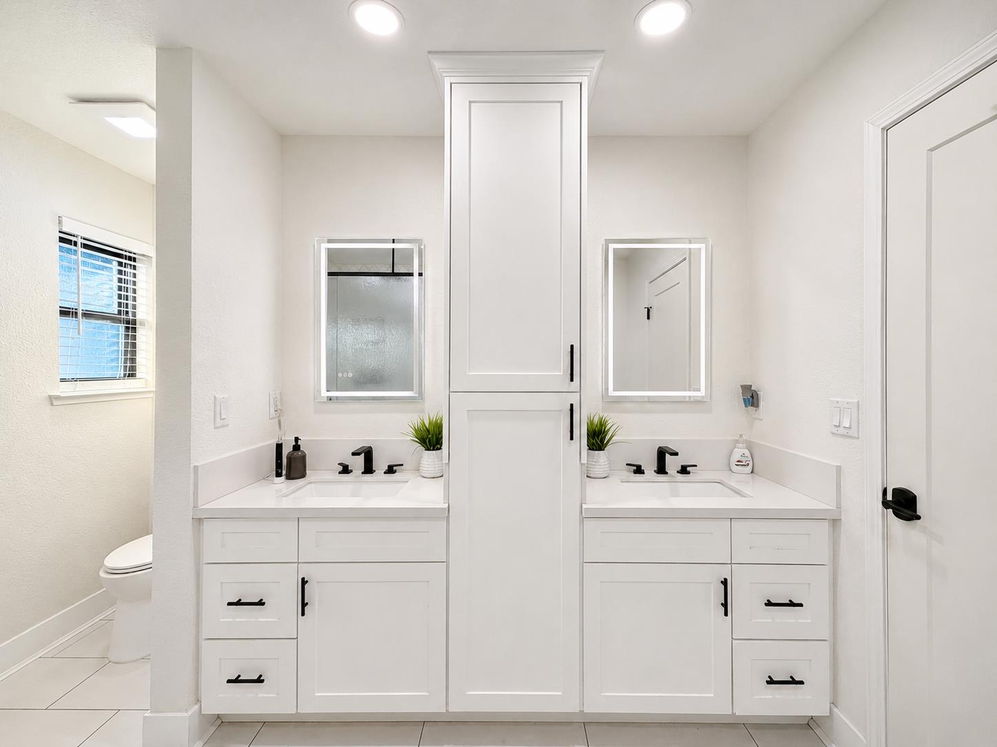 445 E Audubon Dr, Fresno, CA 93720