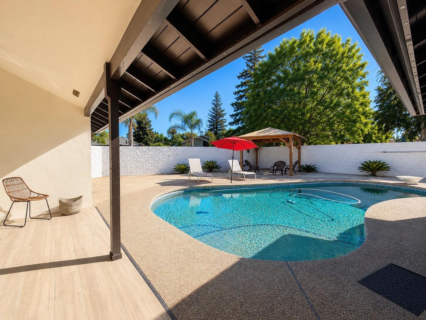 445 E Audubon Dr, Fresno, CA 93720