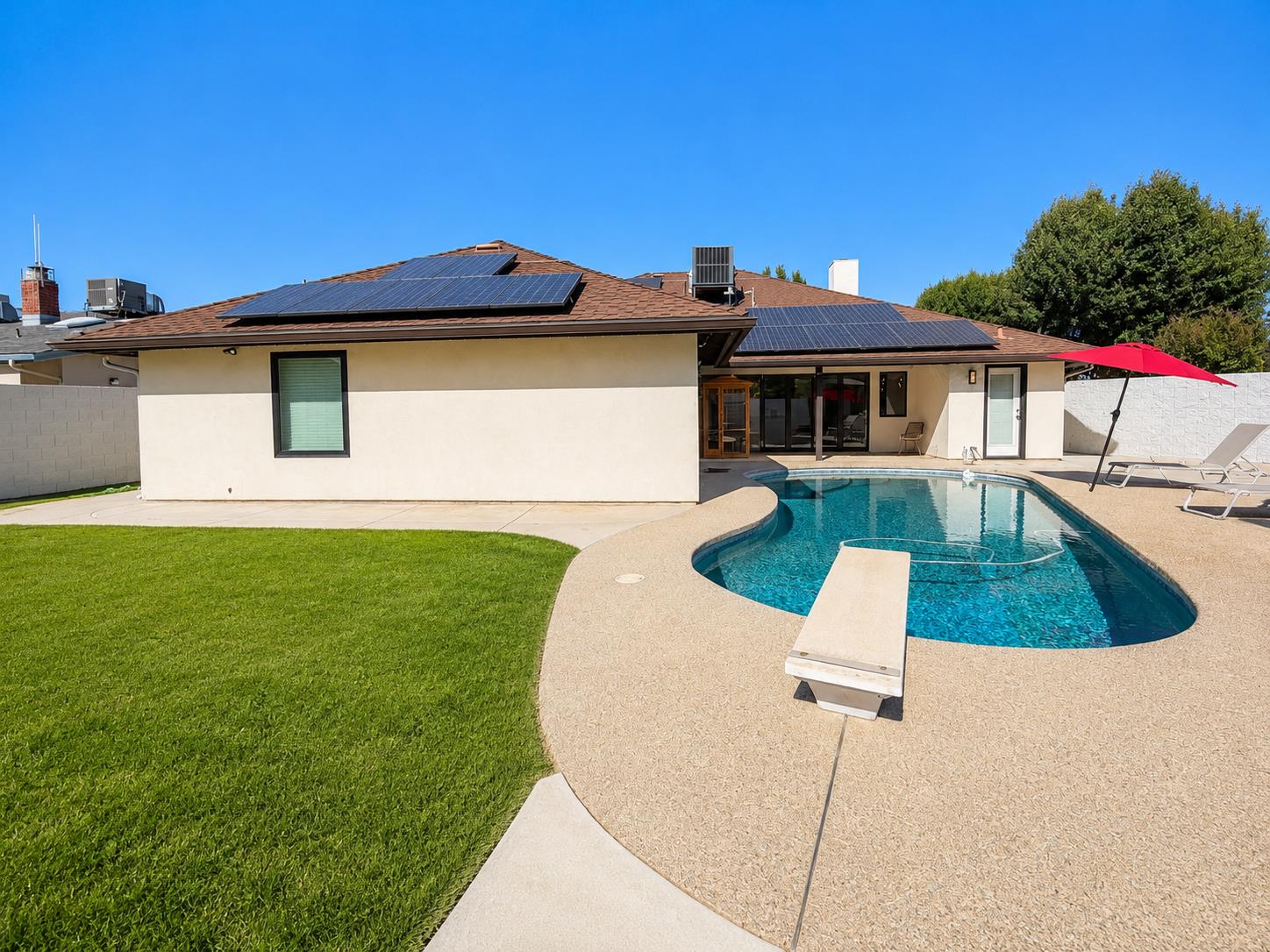 445 E Audubon Dr, Fresno, CA 93720