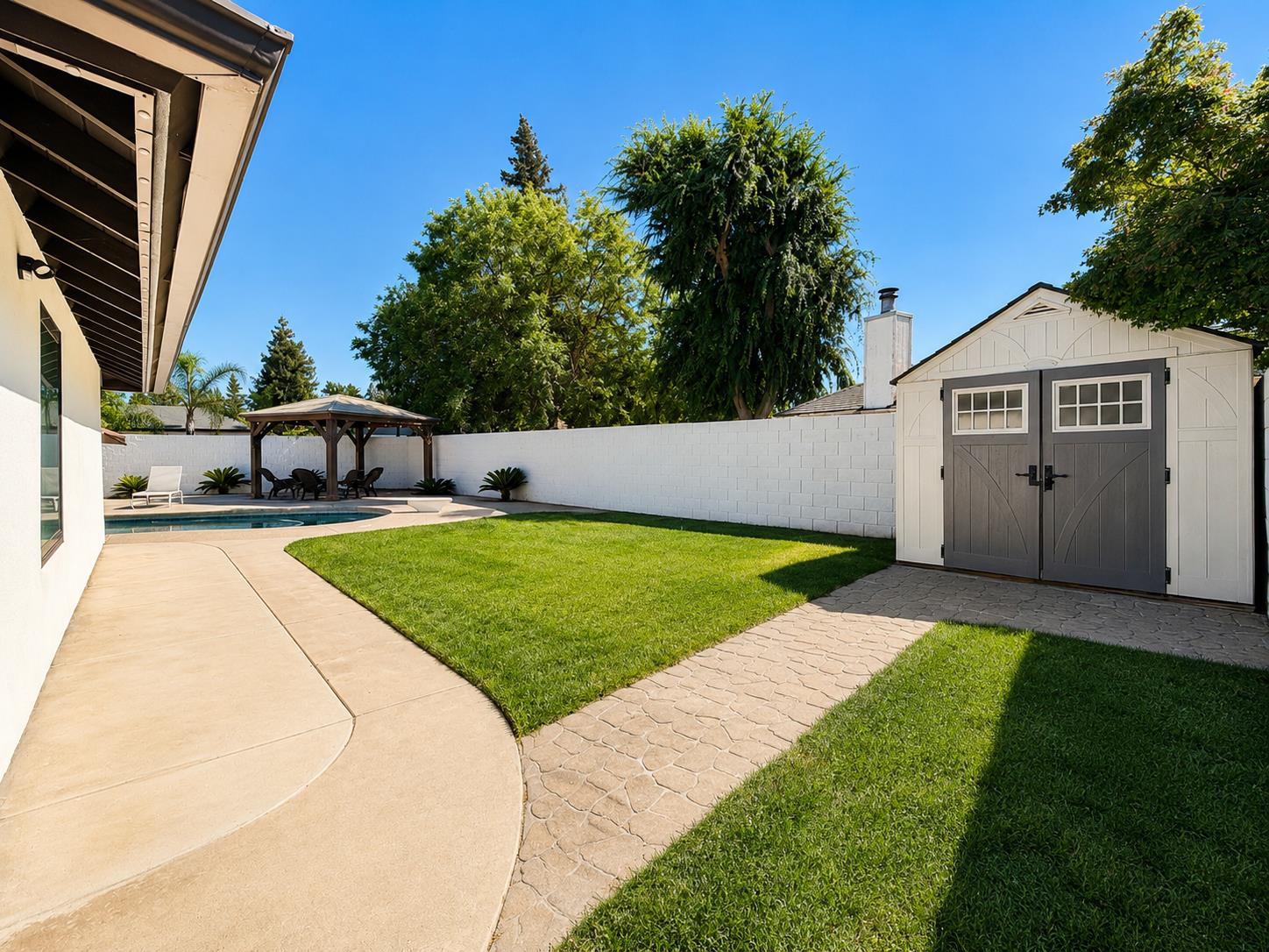 445 E Audubon Dr, Fresno, CA 93720