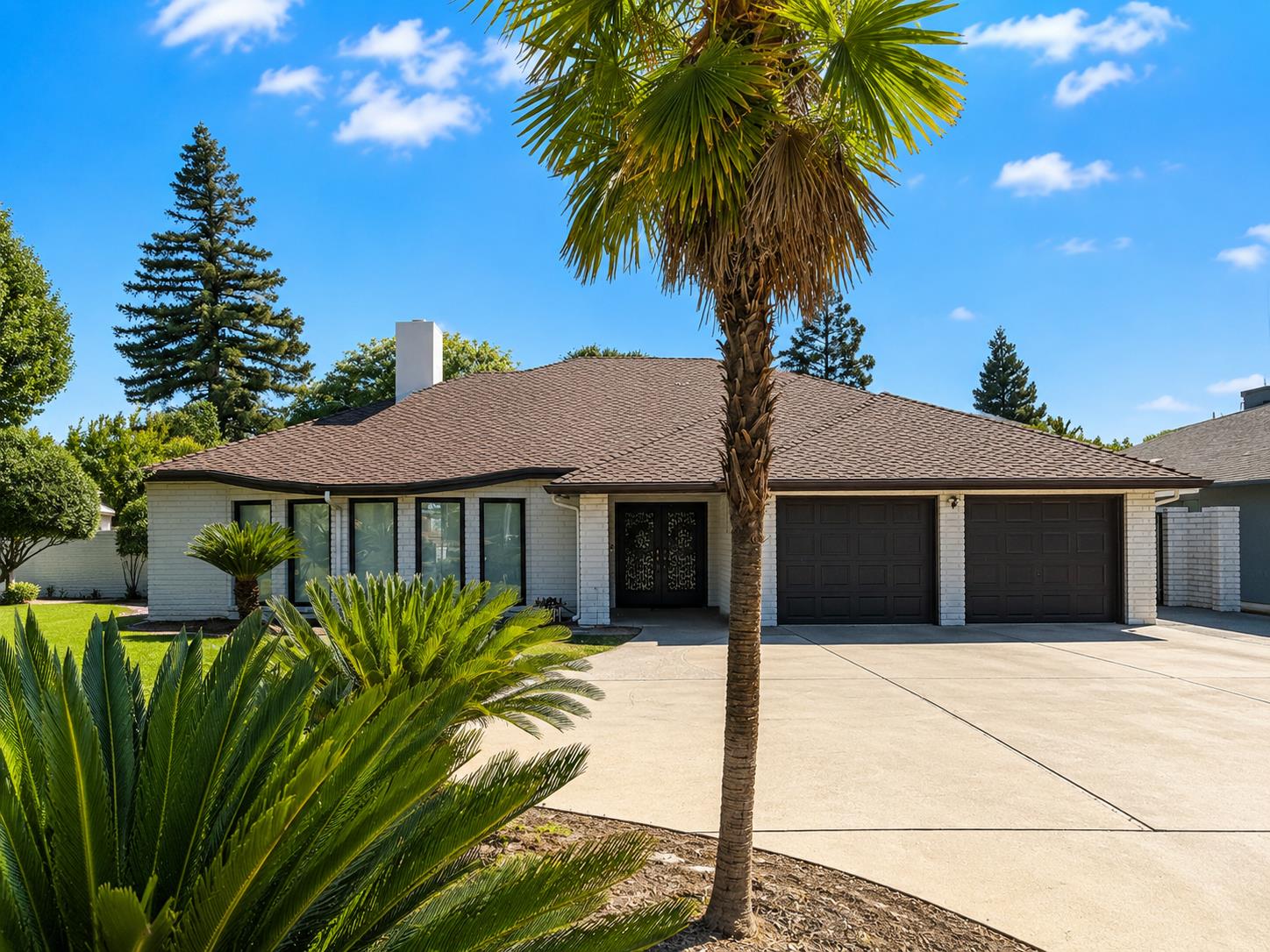 445 E Audubon Dr, Fresno, CA 93720