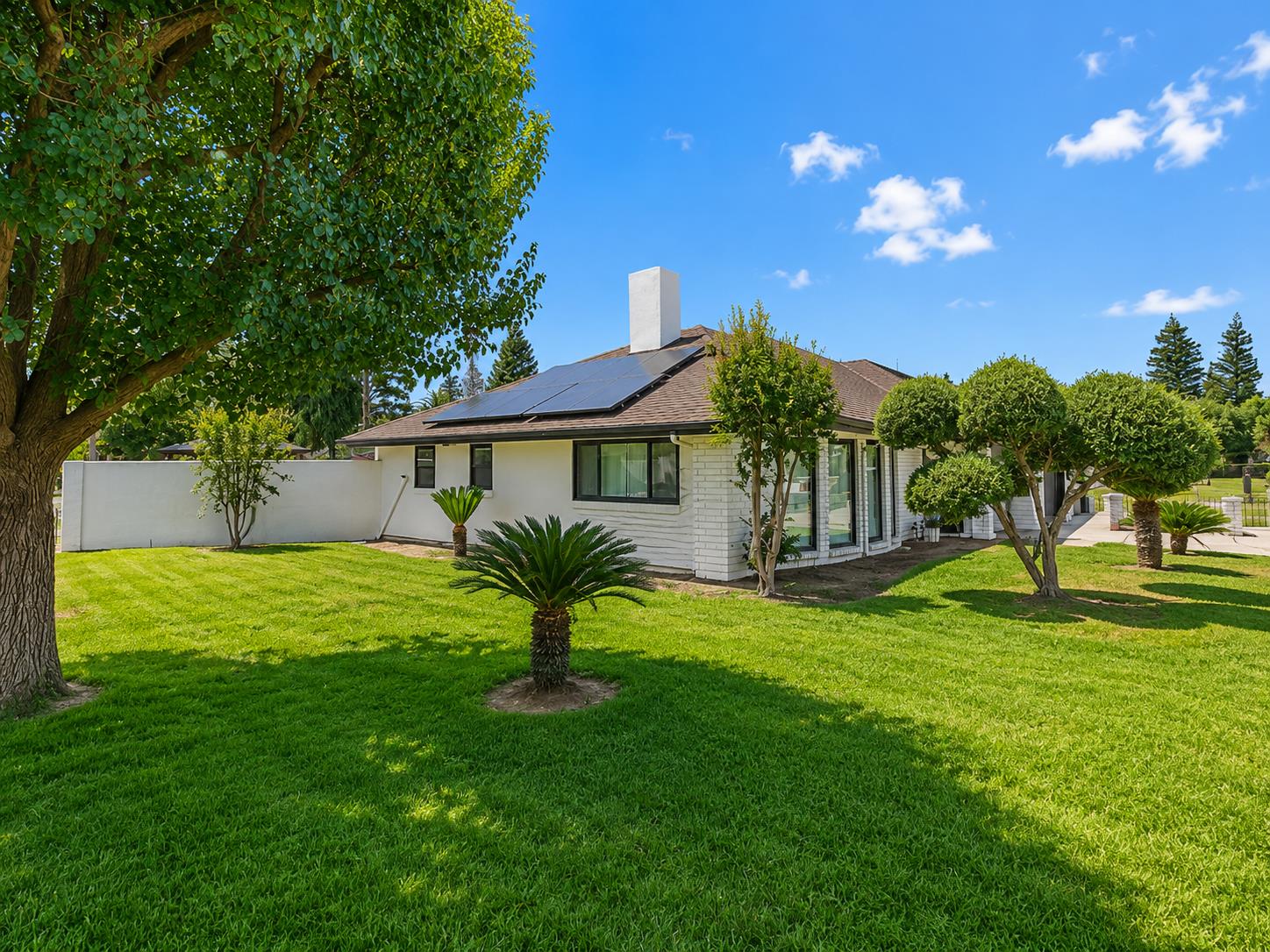 445 E Audubon Dr, Fresno, CA 93720