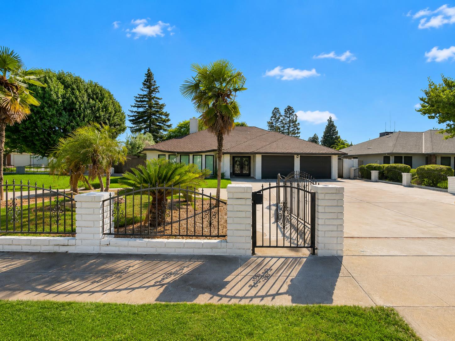445 E Audubon Dr, Fresno, CA 93720