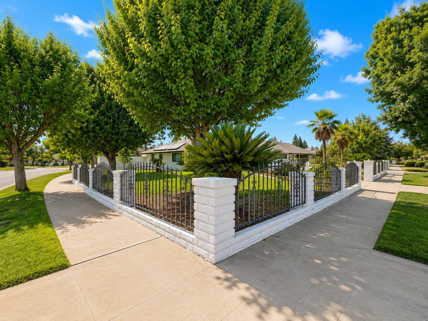 445 E Audubon Dr, Fresno, CA 93720