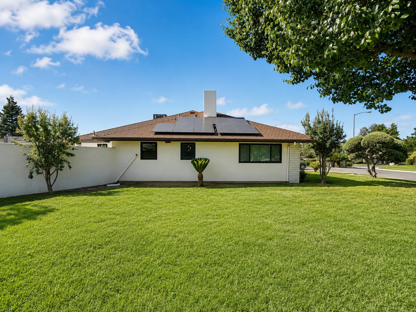 445 E Audubon Dr, Fresno, CA 93720