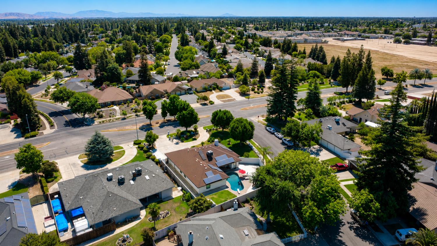 445 E Audubon Dr, Fresno, CA 93720