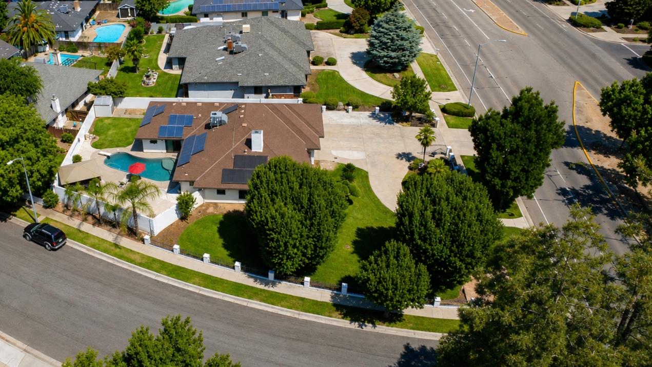 445 E Audubon Dr, Fresno, CA 93720