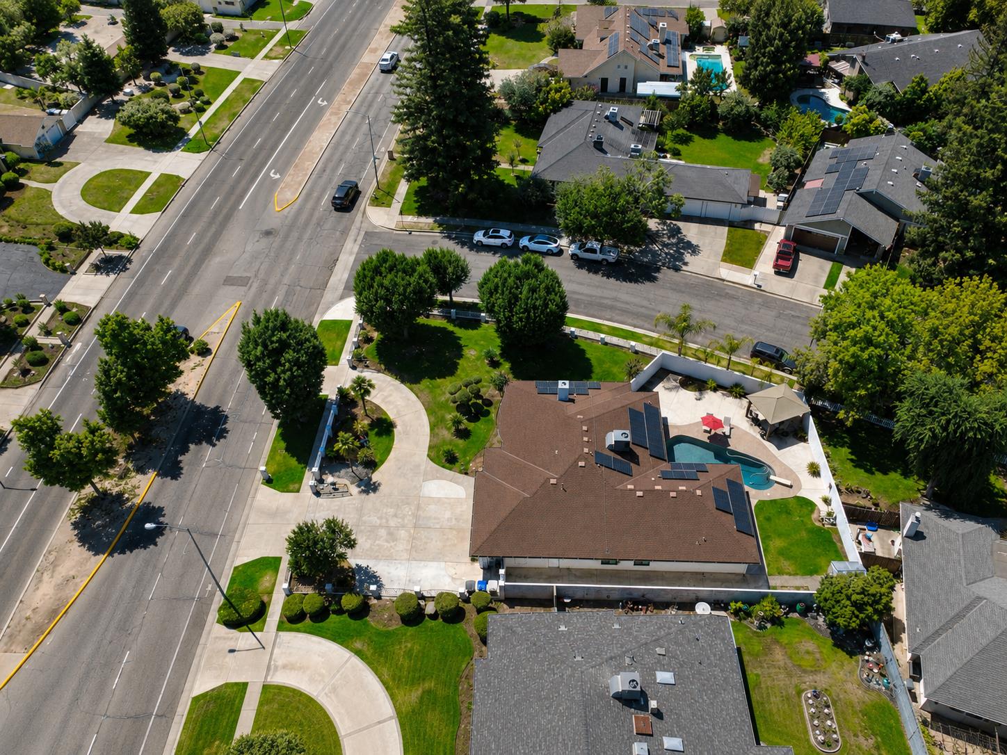 445 E Audubon Dr, Fresno, CA 93720