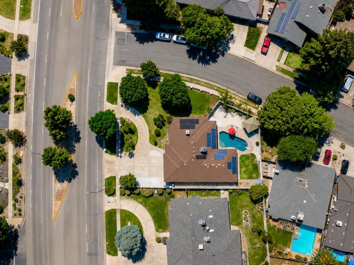 445 E Audubon Dr, Fresno, CA 93720