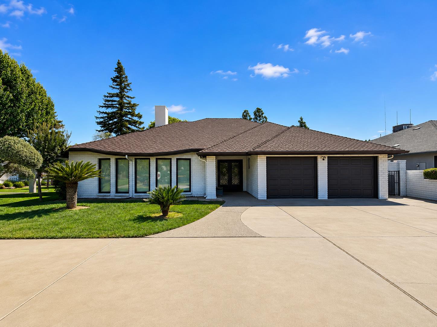 445 E Audubon Dr, Fresno, CA 93720