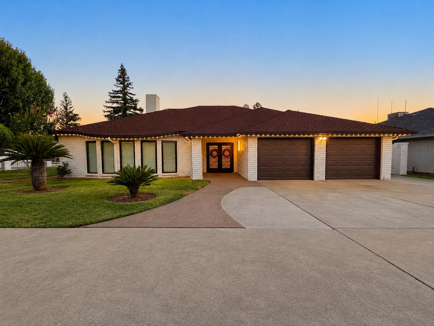 445 E Audubon Dr, Fresno, CA 93720