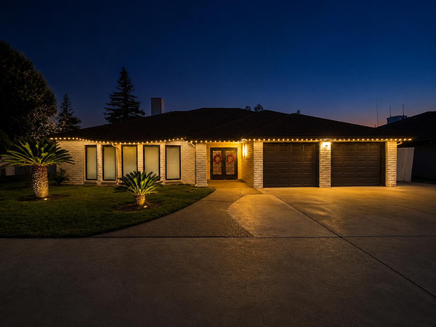 445 E Audubon Dr, Fresno, CA 93720
