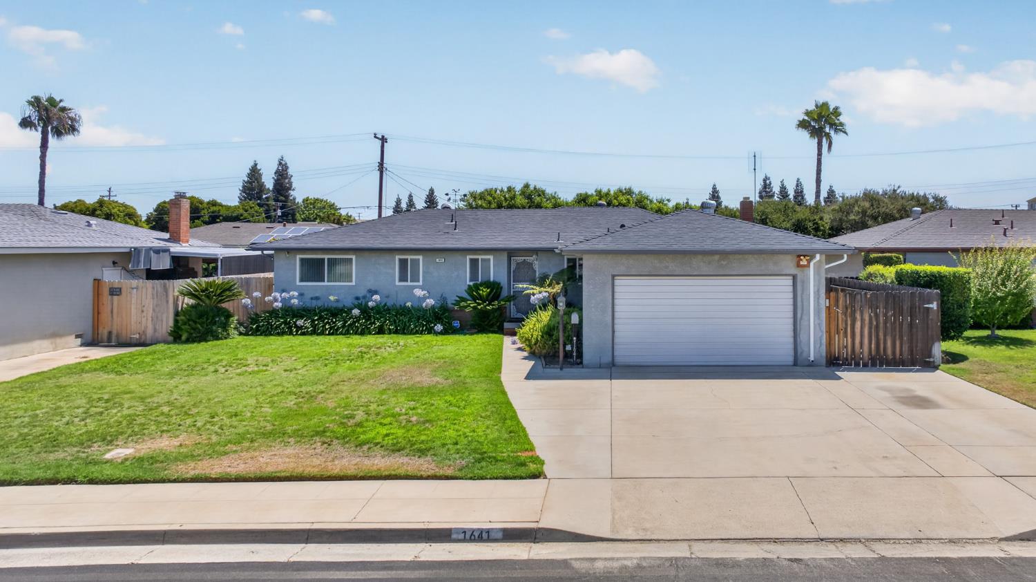 1641 Oxford Ave, Clovis, CA 93612