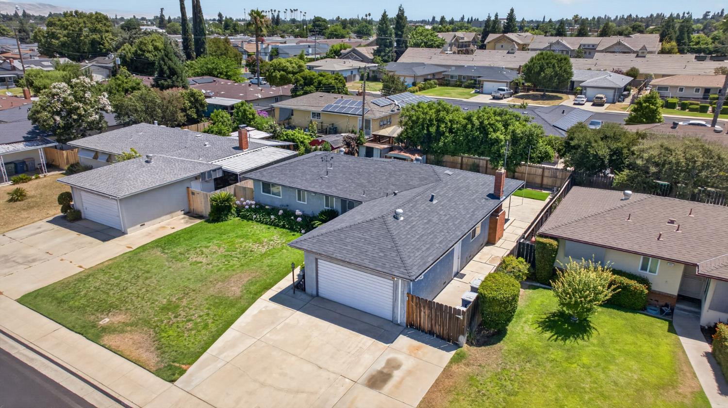 1641 Oxford Ave, Clovis, CA 93612