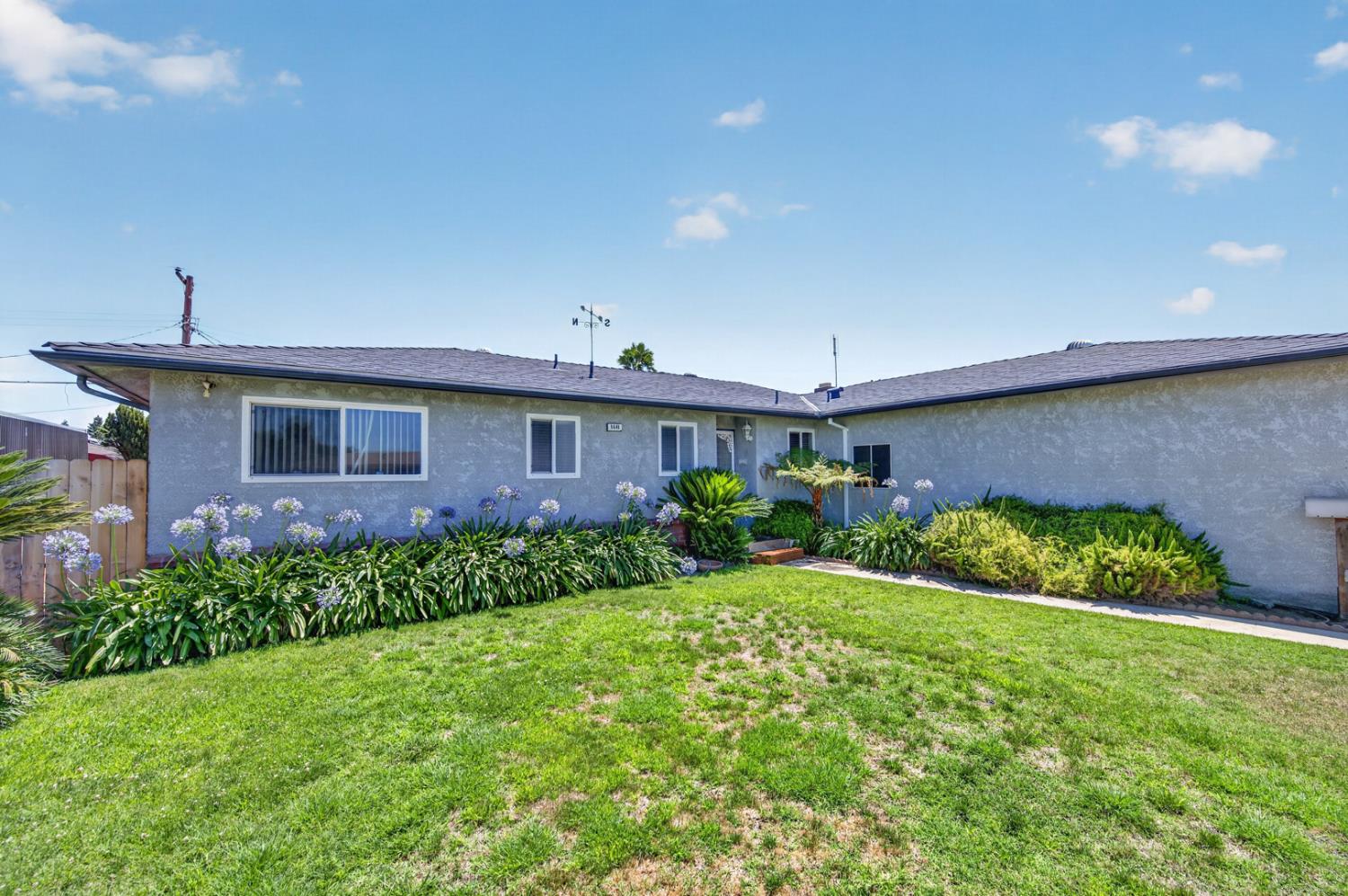1641 Oxford Ave, Clovis, CA 93612