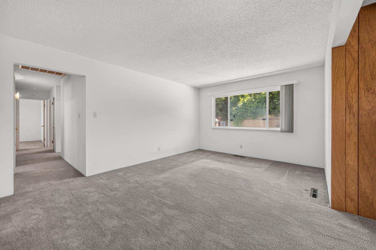 1641 Oxford Ave, Clovis, CA 93612