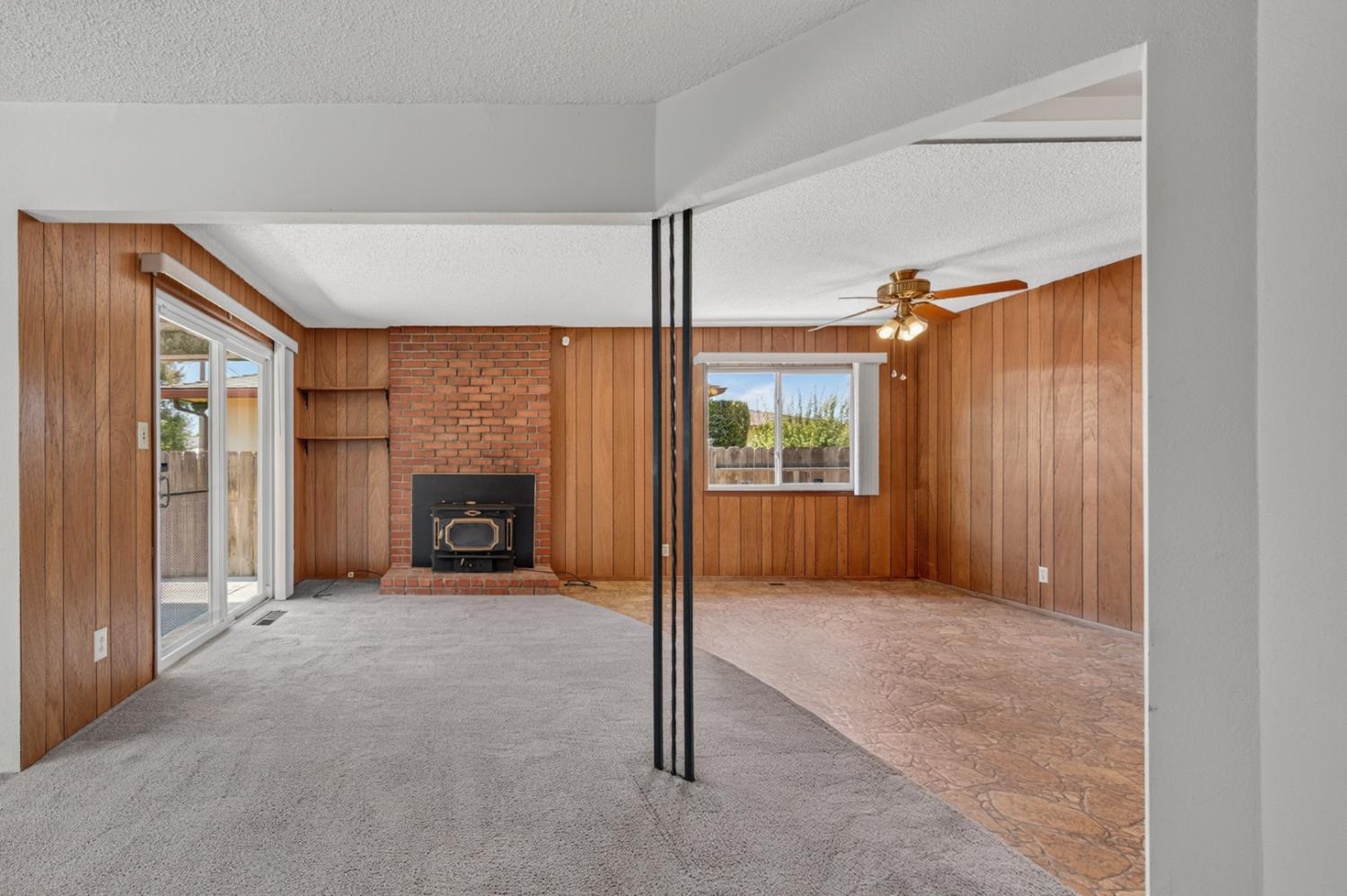 1641 Oxford Ave, Clovis, CA 93612