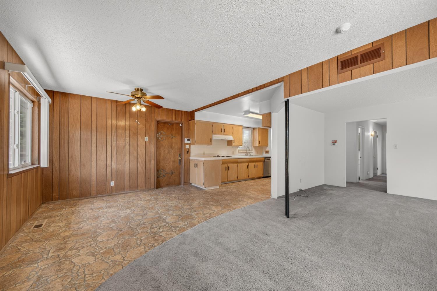 1641 Oxford Ave, Clovis, CA 93612