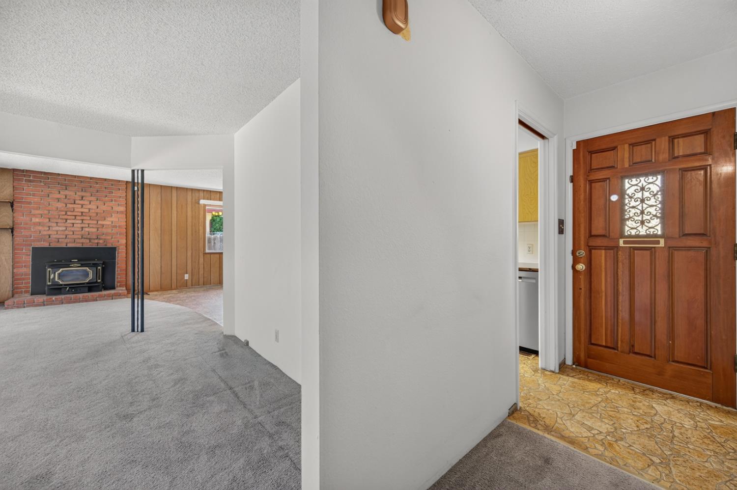1641 Oxford Ave, Clovis, CA 93612