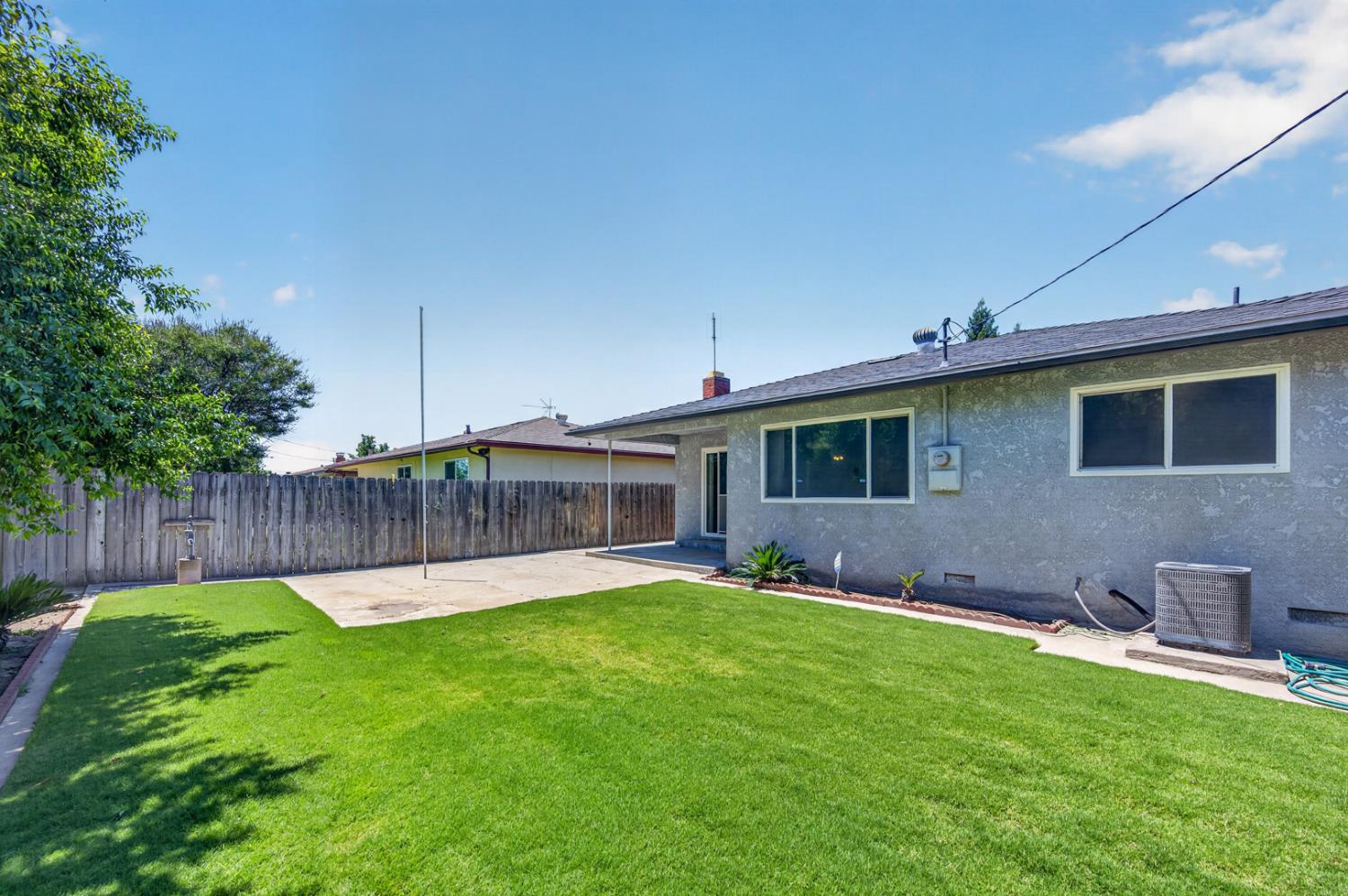 1641 Oxford Ave, Clovis, CA 93612