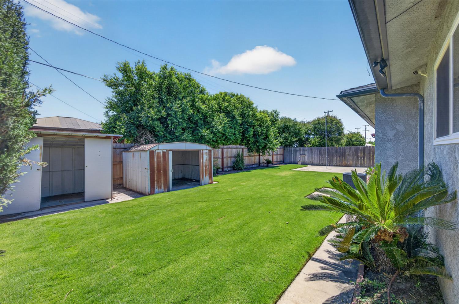 1641 Oxford Ave, Clovis, CA 93612