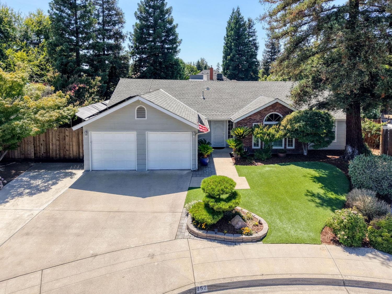 152 Karen Ave, Clovis, CA 93612