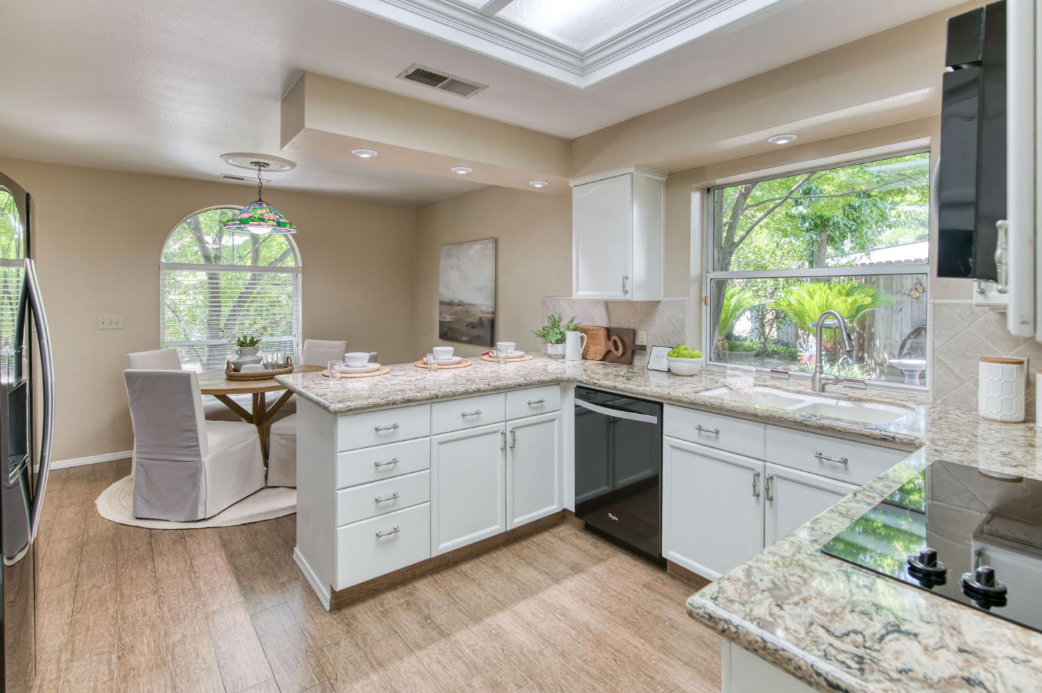 152 Karen Ave, Clovis, CA 93612