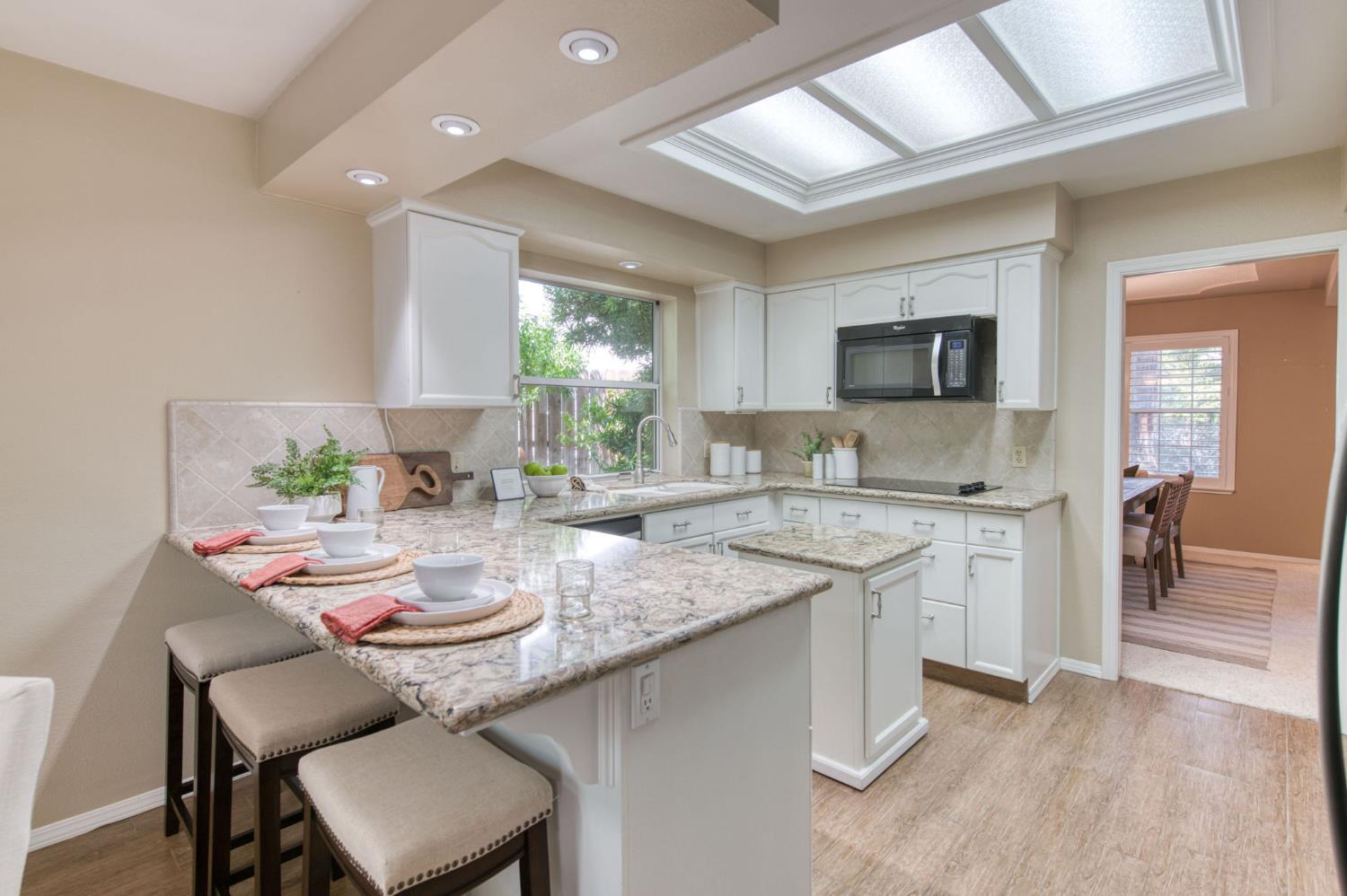 152 Karen Ave, Clovis, CA 93612