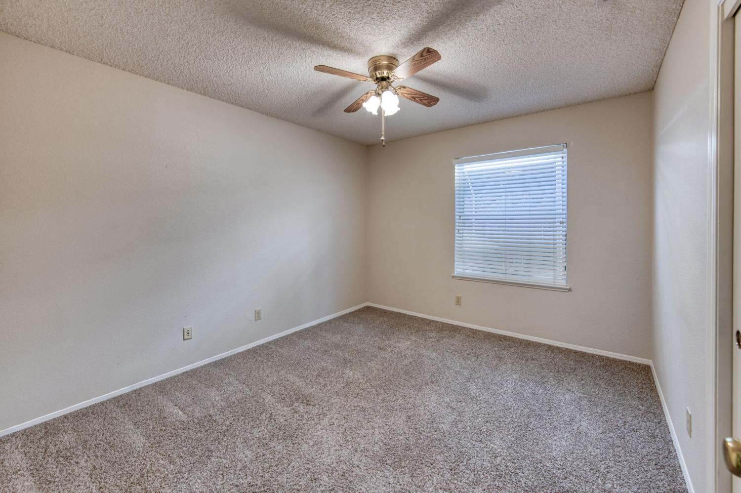 152 Karen Ave, Clovis, CA 93612