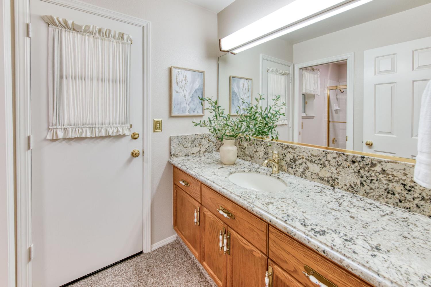 152 Karen Ave, Clovis, CA 93612