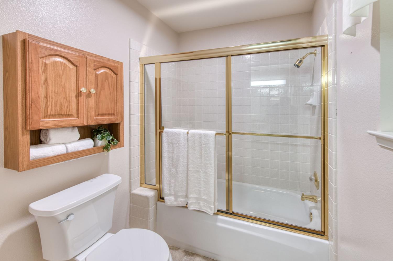 152 Karen Ave, Clovis, CA 93612