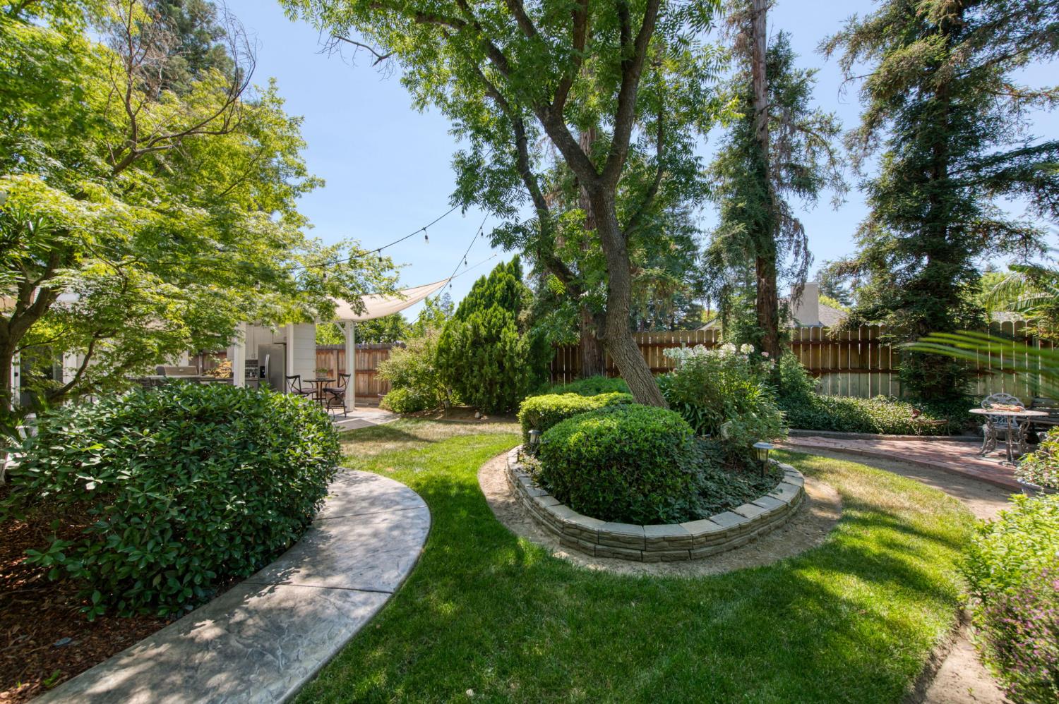 152 Karen Ave, Clovis, CA 93612