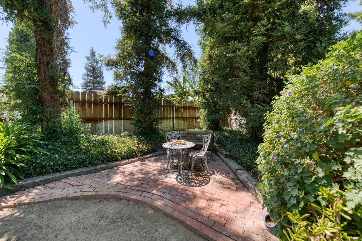 152 Karen Ave, Clovis, CA 93612