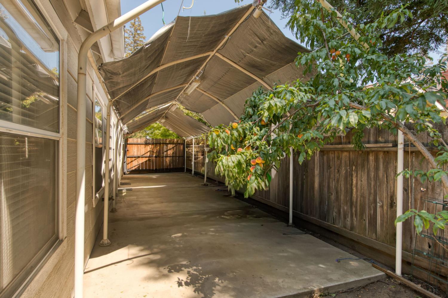 152 Karen Ave, Clovis, CA 93612