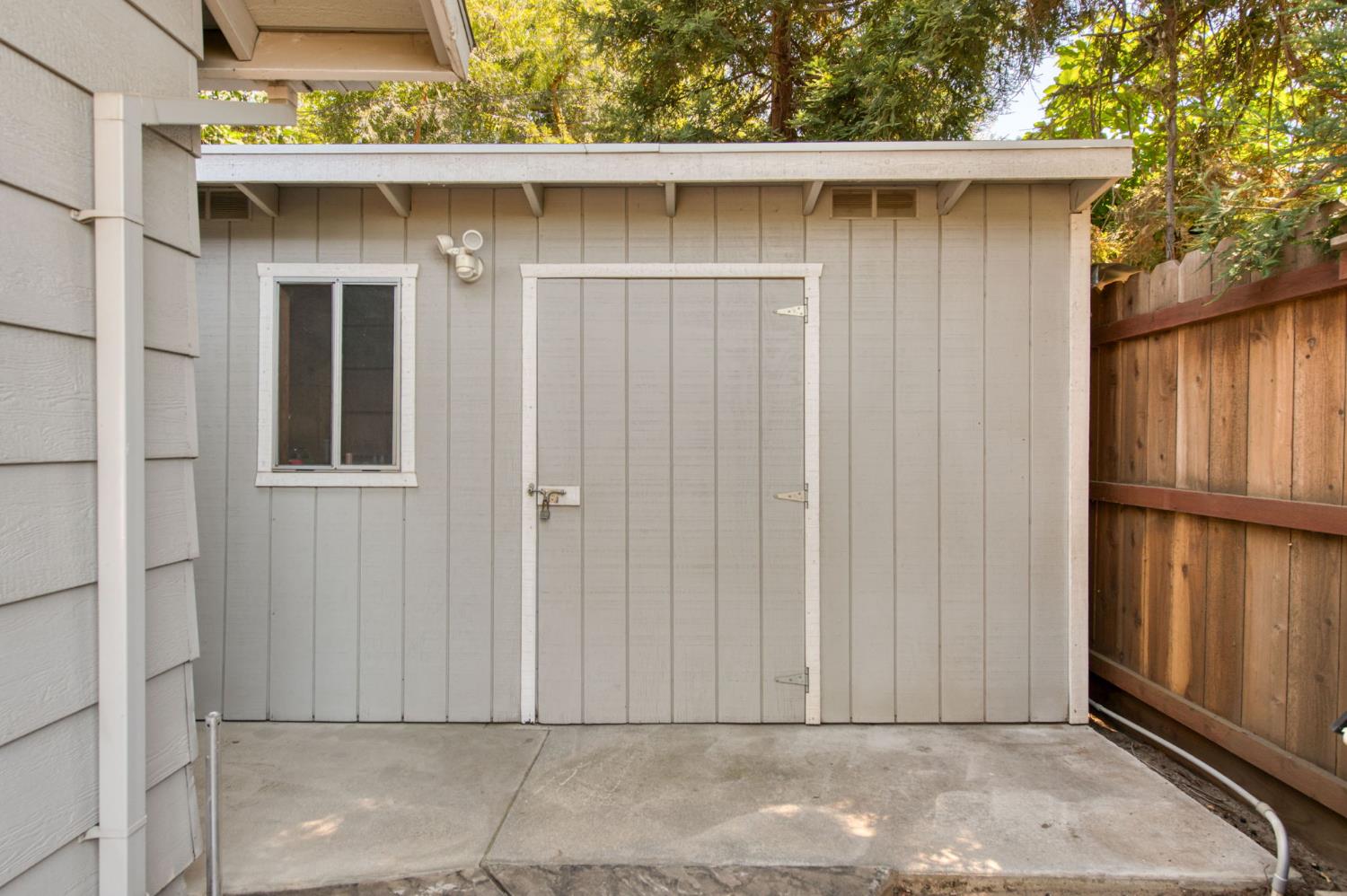 152 Karen Ave, Clovis, CA 93612
