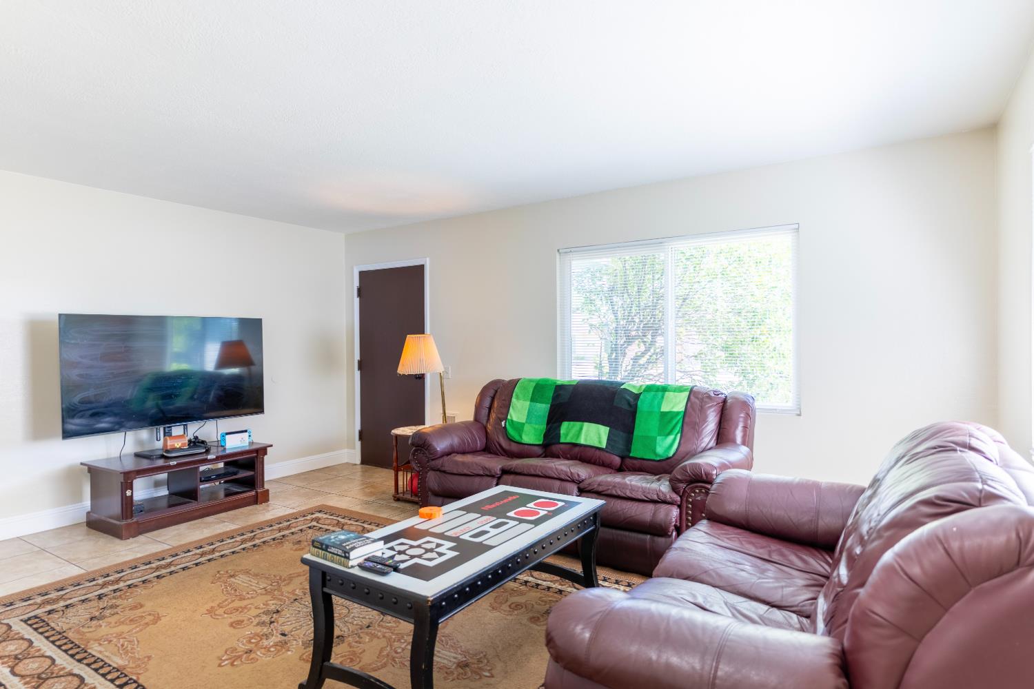 4446 E Brentwood Ave, Fresno, CA 93703
