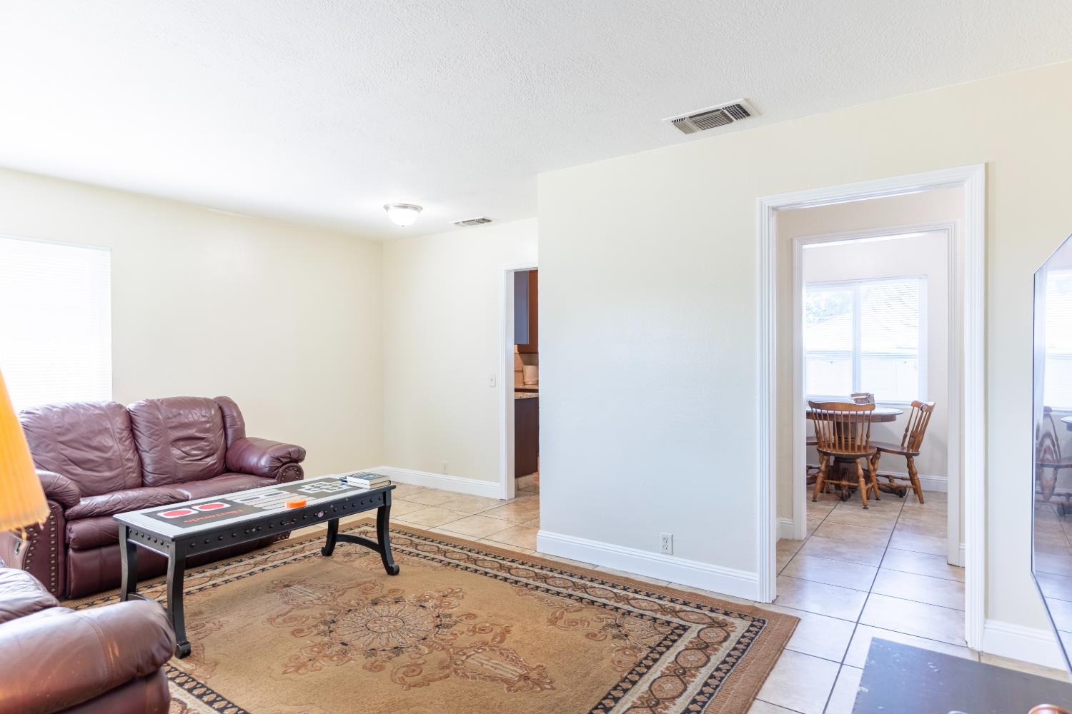 4446 E Brentwood Ave, Fresno, CA 93703