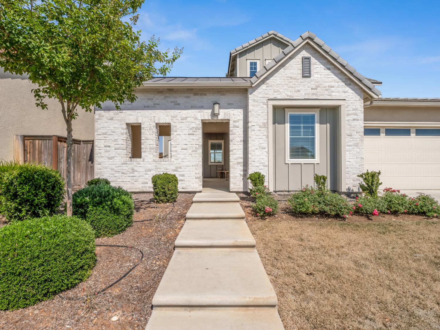 4477 Vineyard Dr, Madera, CA 93636