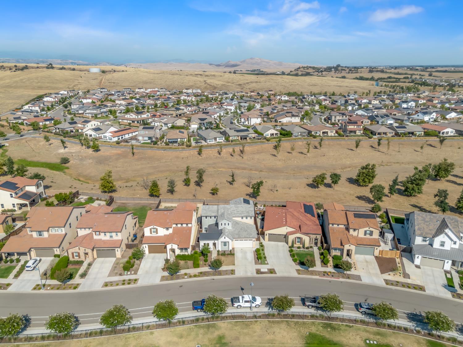 4477 Vineyard Dr, Madera, CA 93636