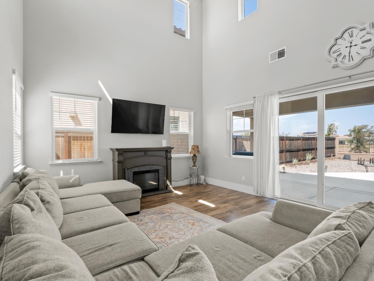 4477 Vineyard Dr, Madera, CA 93636