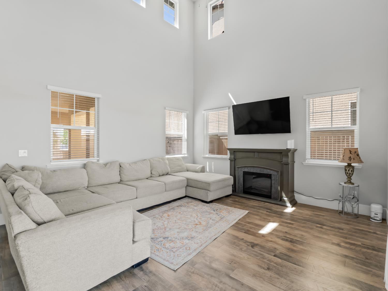 4477 Vineyard Dr, Madera, CA 93636