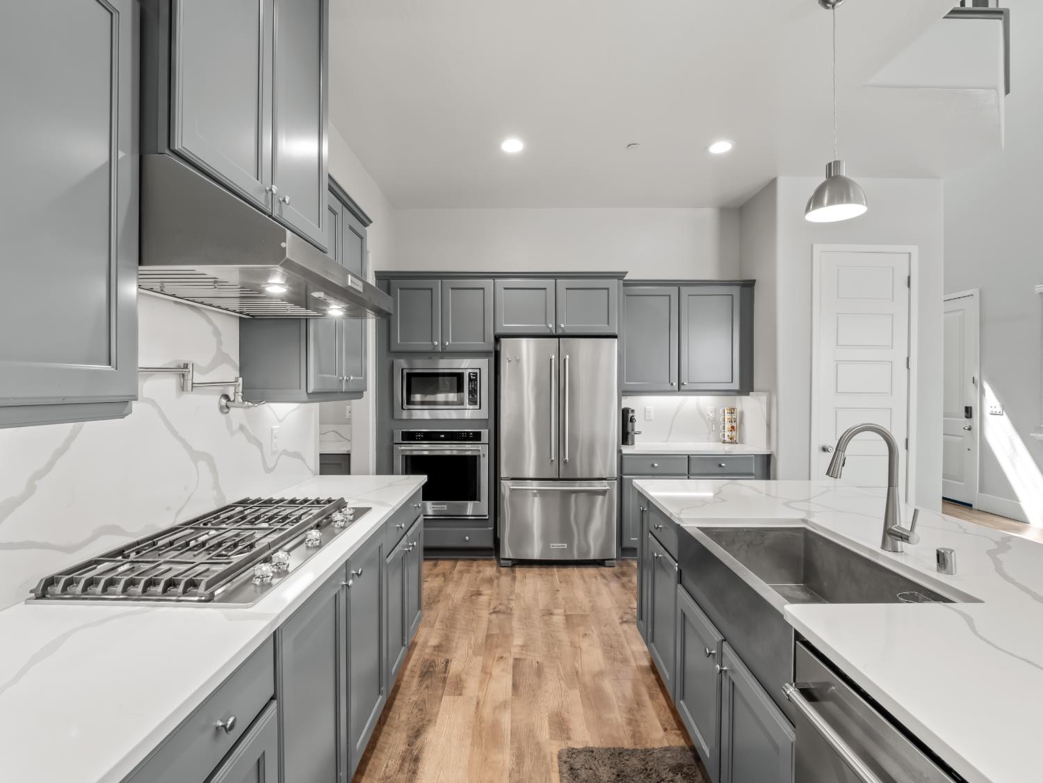 4477 Vineyard Dr, Madera, CA 93636