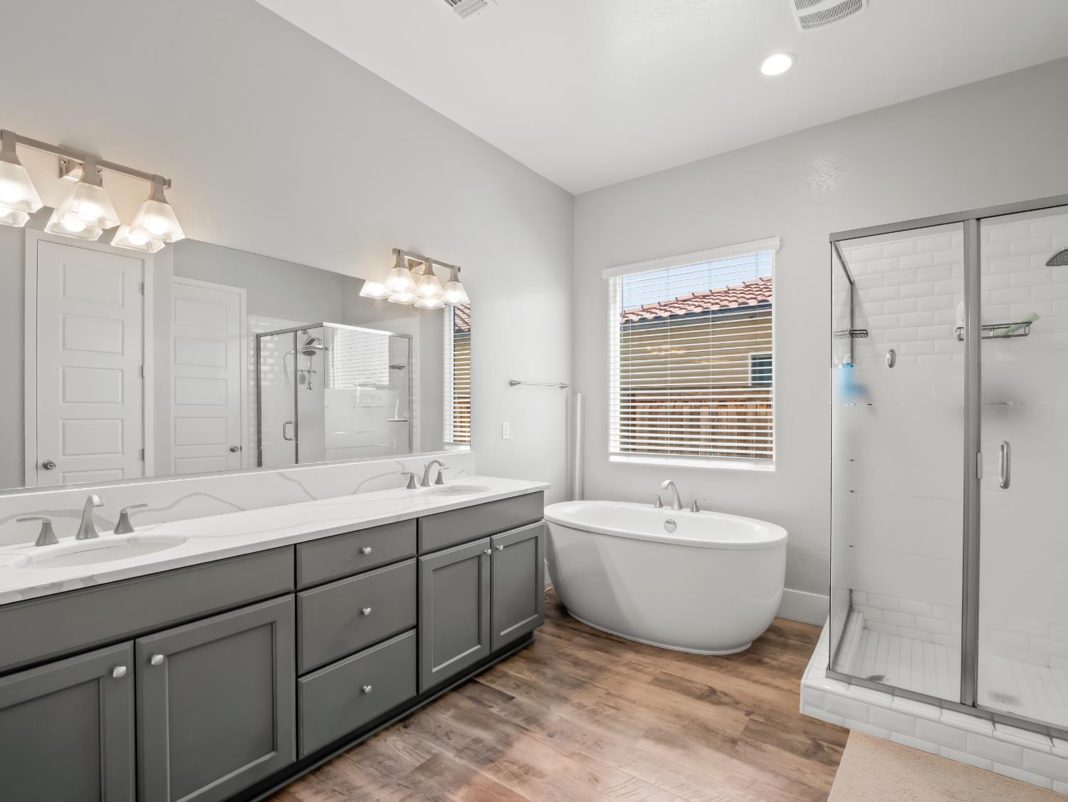 4477 Vineyard Dr, Madera, CA 93636