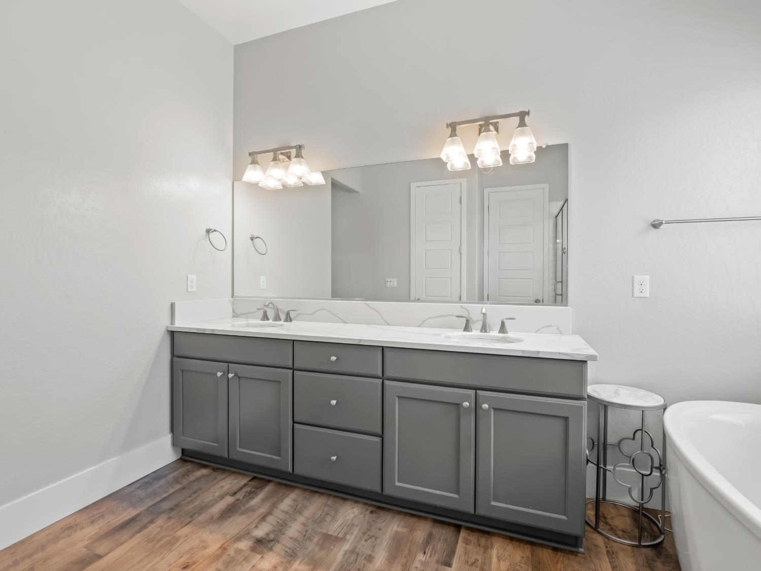 4477 Vineyard Dr, Madera, CA 93636