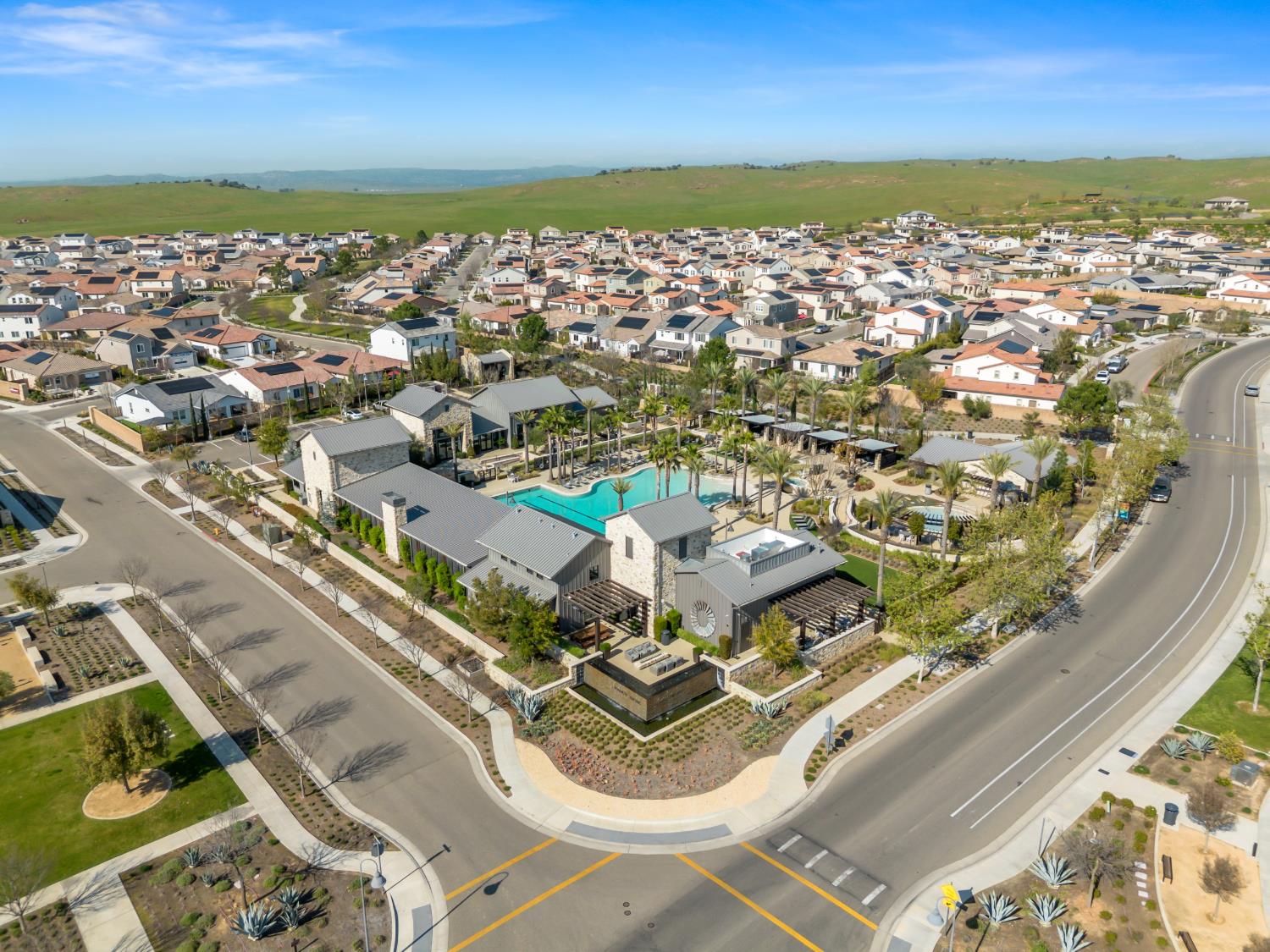 4477 Vineyard Dr, Madera, CA 93636