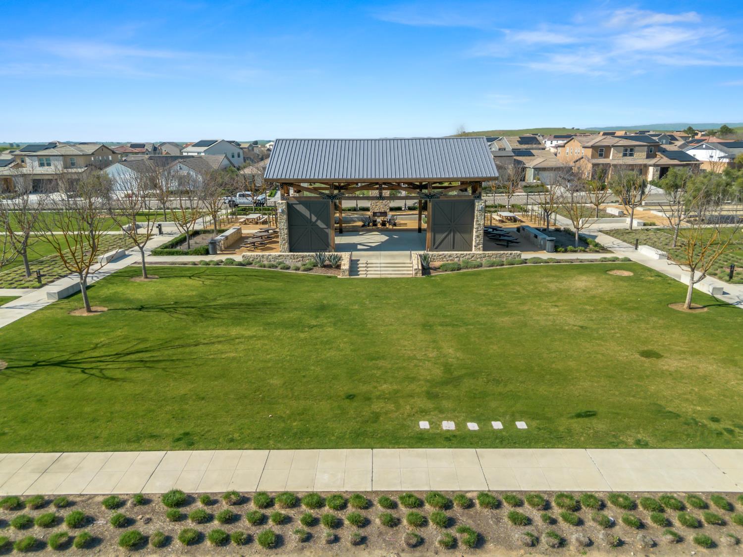4477 Vineyard Dr, Madera, CA 93636