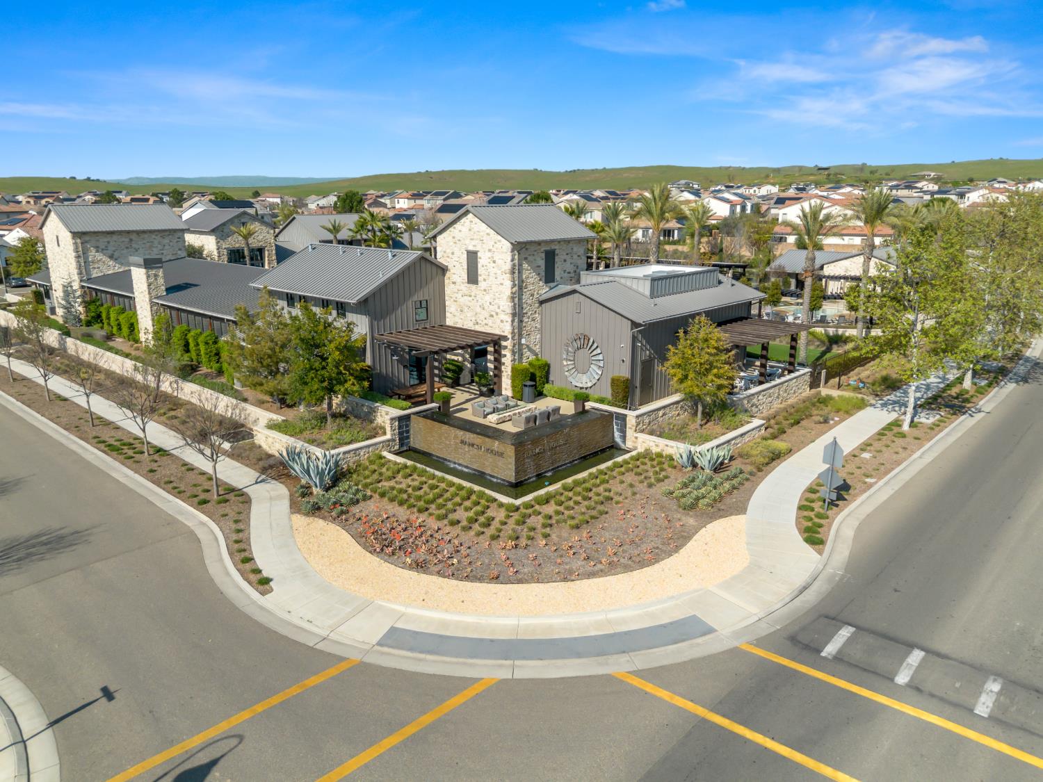 4477 Vineyard Dr, Madera, CA 93636